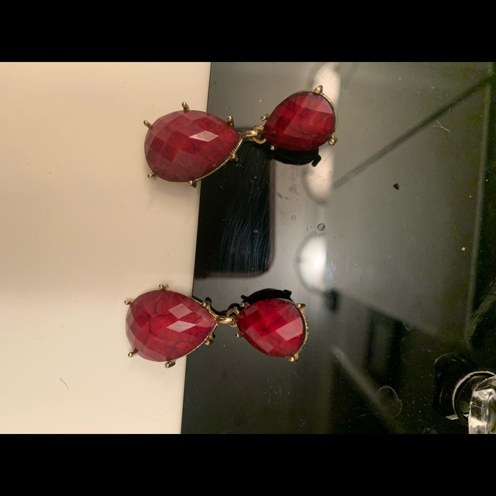 Red earrings - Picture 2 of 2